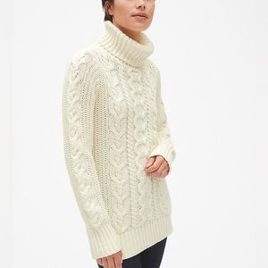 GAP • Cable Turtleneck